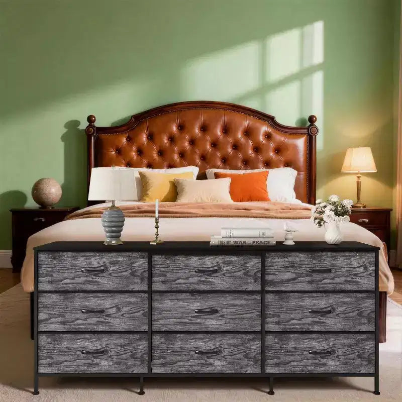 Meuble TV 63 pouces avec 9 tiroirs en tissu et plateau en bois, console multimédia à cadre métallique pour chambre ou salon