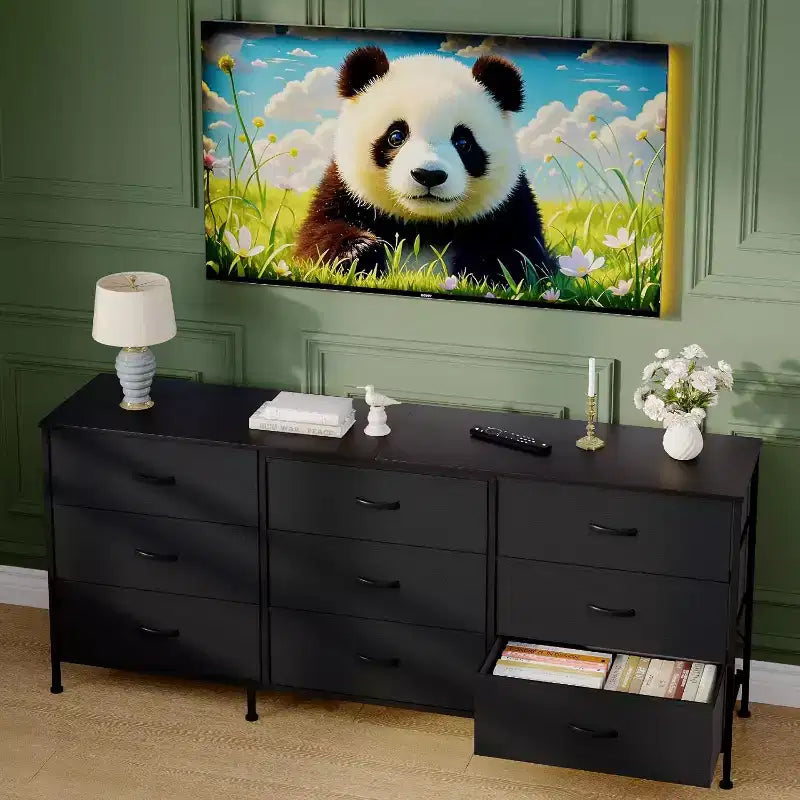 Meuble TV 63 pouces avec 9 tiroirs en tissu et plateau en bois, console multimédia à cadre métallique pour chambre ou salon